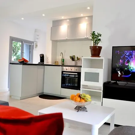 Apartment Arc & Peyrou Evasion, *
